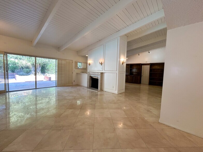 Living Room 3 - 24507 Hatteras St