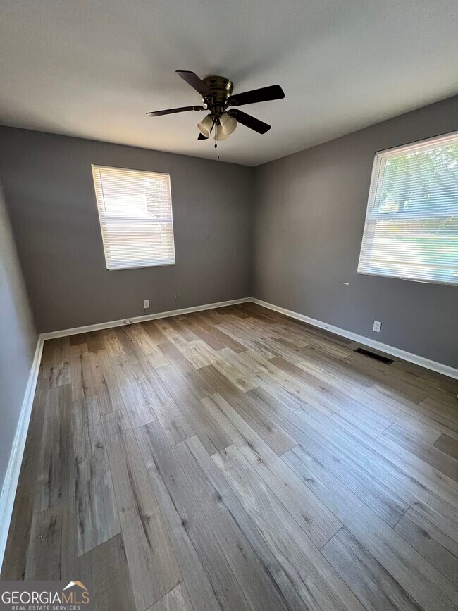 Building Photo - 2032 Dellwood Pl