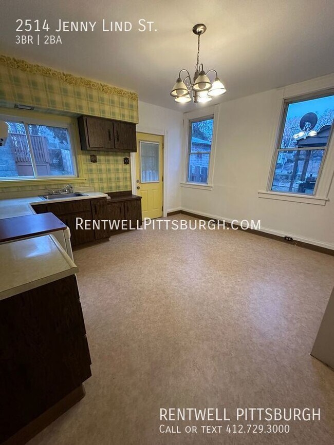 Building Photo - 3 Bedroom Home in McKeesport - Section 8 Only