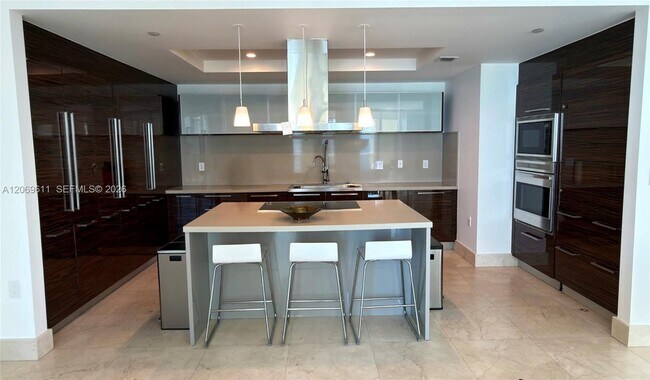 Building Photo - 150 Sunny Isles Blvd