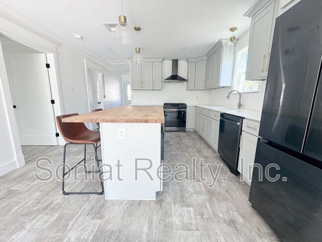 Building Photo - 233-235 Jefferson Heights Ave