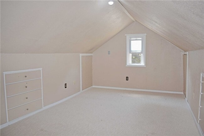 Building Photo - 905 Burchfield Rd