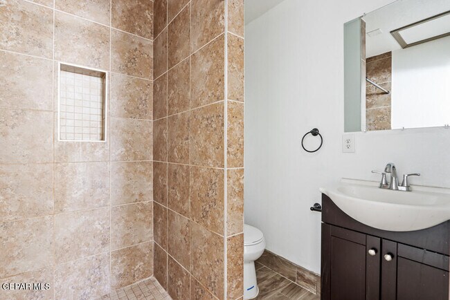 Building Photo - 5736 Sun Valley Dr