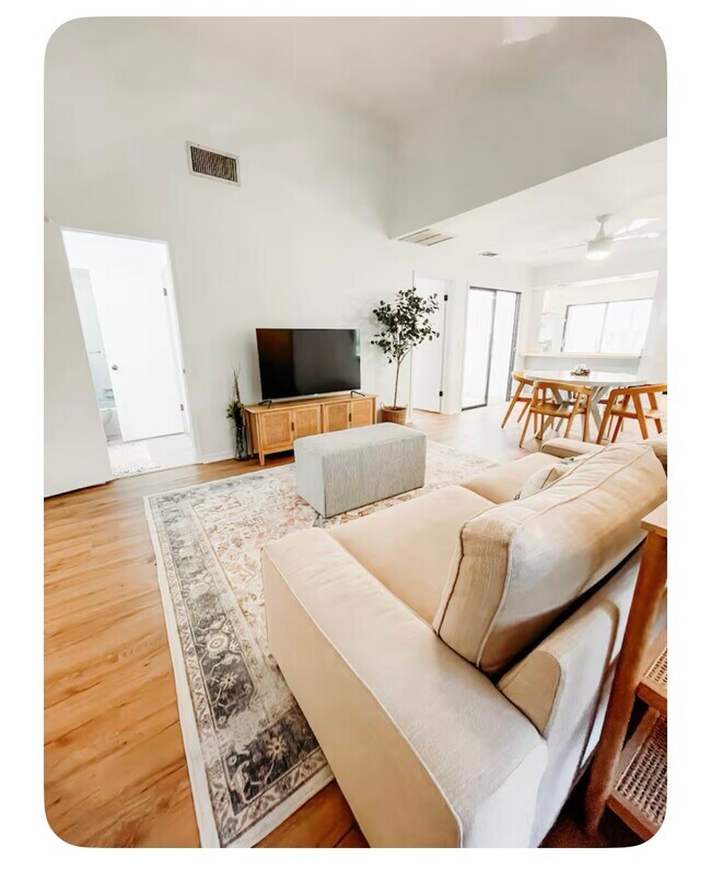 Building Photo - 4402 Sea Cove
