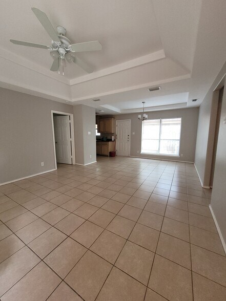 Building Photo - 629 S Dfw Dr