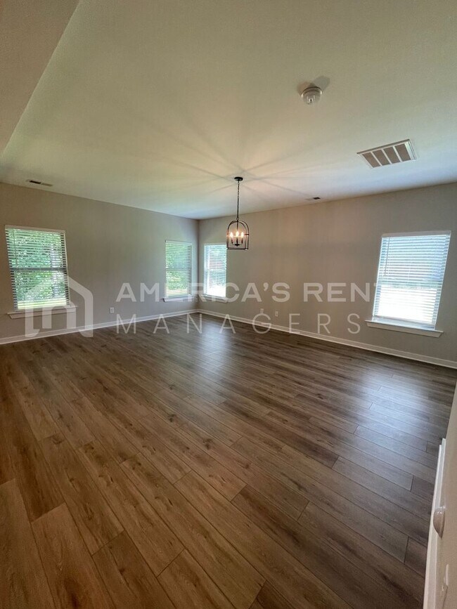 Building Photo - 321 Shiloh Creek Dr