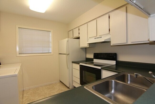 Building Photo - 1802 21st Ave Pl