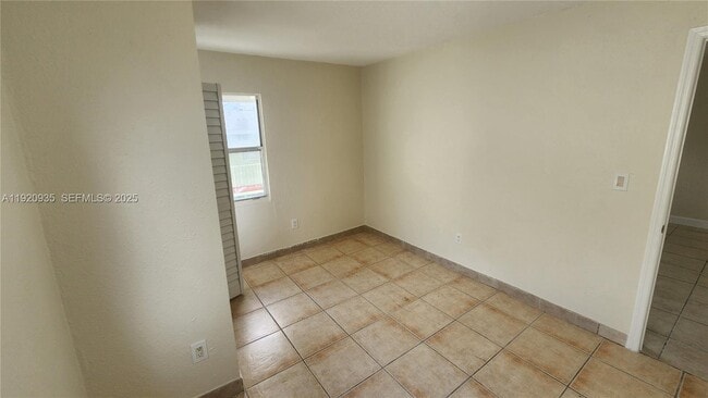 Building Photo - 829 SW 3rd St