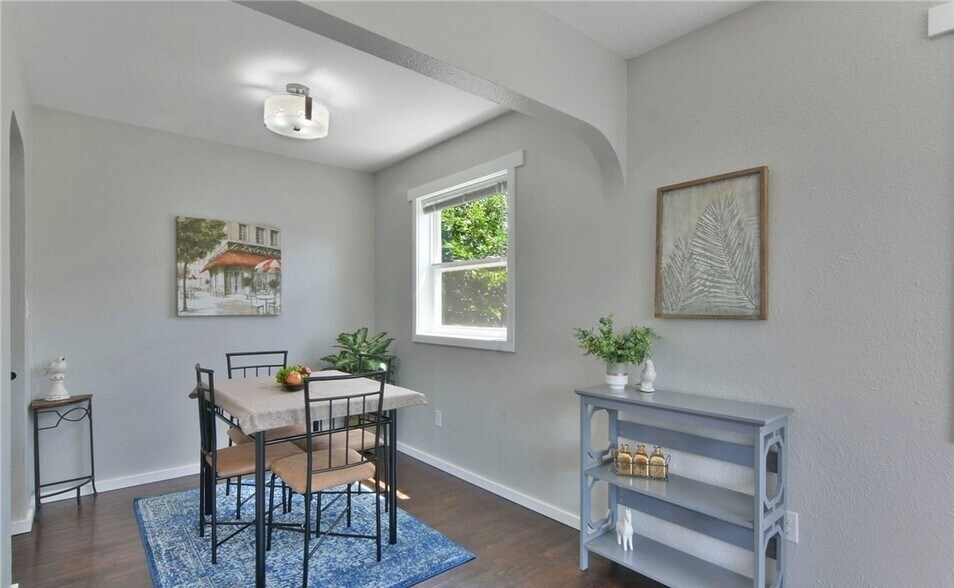 Upstairs Dining Room - 1027 Lombard Ave
