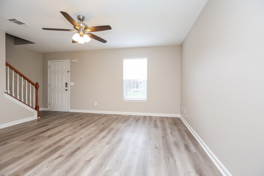 Building Photo - 224 Mary Joe Martin Dr