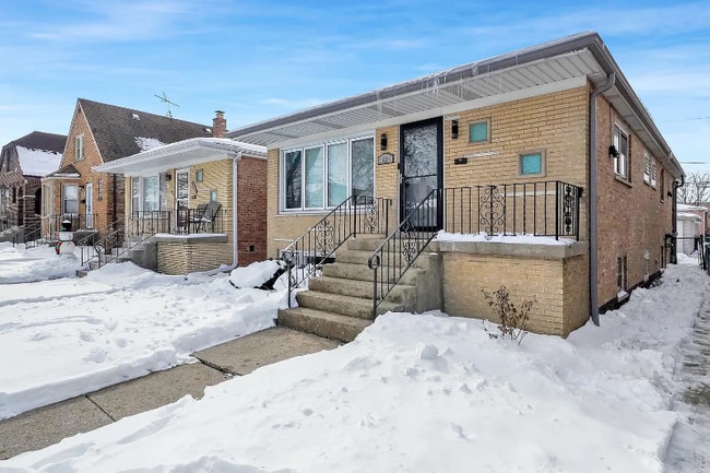 Building Photo - 5424 S New England Ave