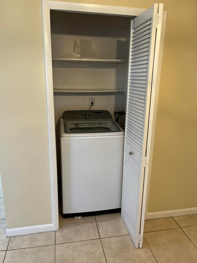 Building Photo - 9167 Birmingham Dr