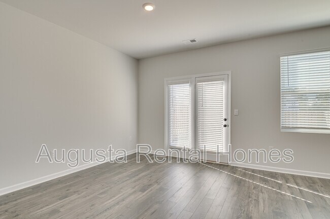 Building Photo - 5419 Thrasher Ln