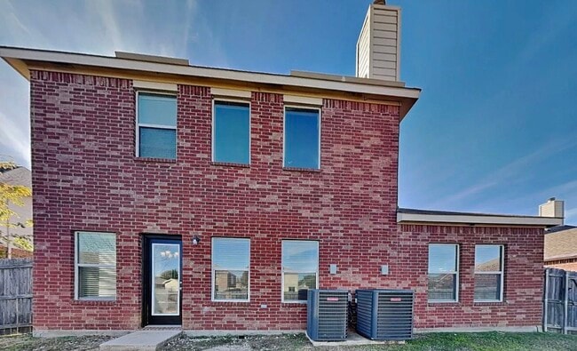 Building Photo - Elegant Simplicity in This Beautiful 4-Bedroom Residence