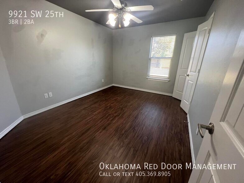 Building Photo - 9921 SW 25th-