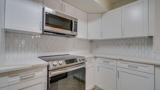 Building Photo - 4127 Residence Drive