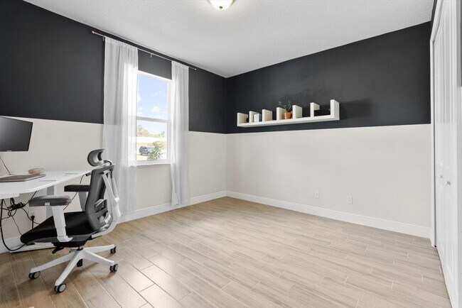 Building Photo - 1150 SE Sabina Ln