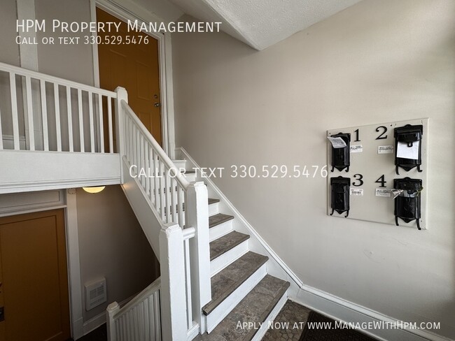 Building Photo - Two Bedroom Apartment for Rent!