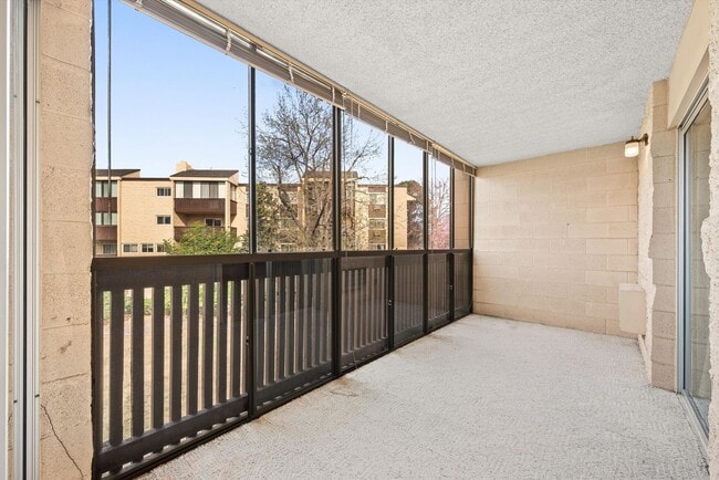 Building Photo - Amazing 2bedroom 2 bath!