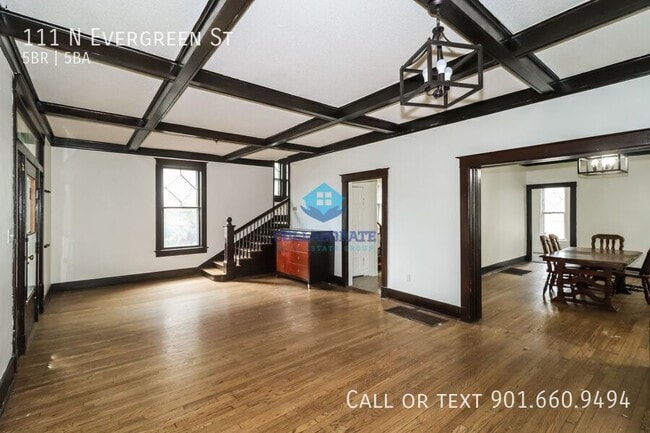 Building Photo - 111 N Evergreen St