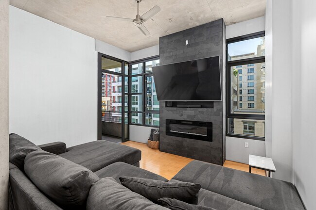 Building Photo - 1050 Island Ave