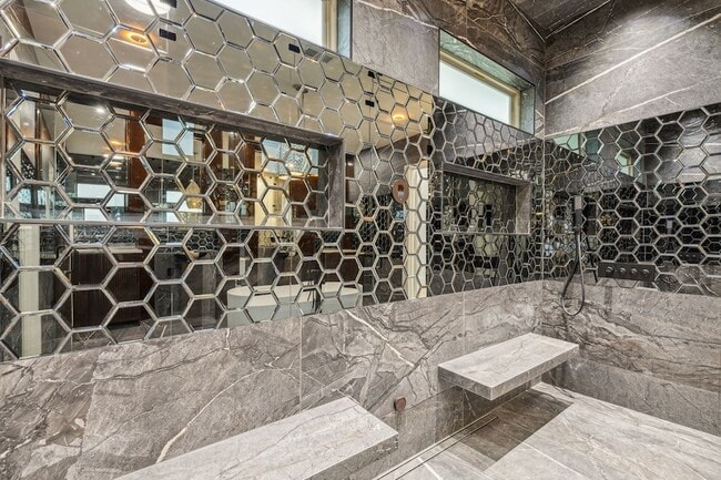 Building Photo - 1229 Strathmore Dr