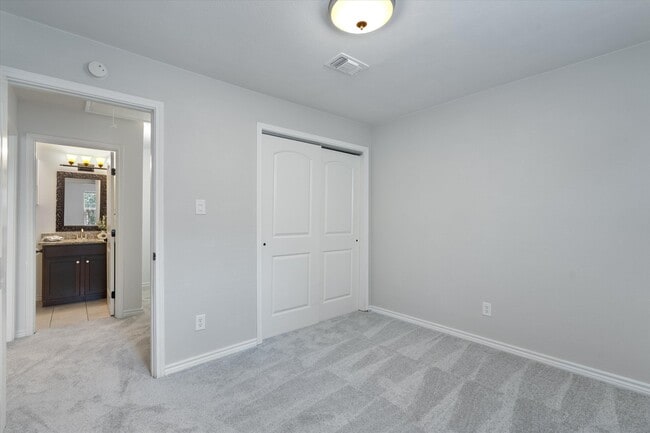 Building Photo - 6700 Cooper Ln