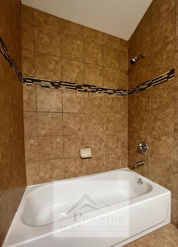 Building Photo - 3466 Foxridge Dr