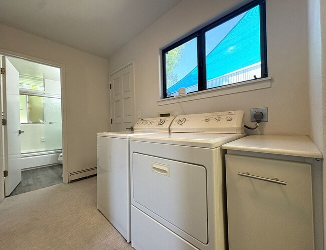 Building Photo - Eichler-Style Gem in Desirable Triple El N...