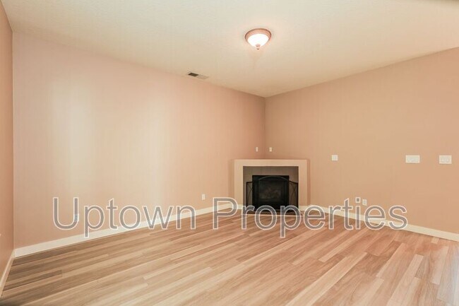 Building Photo - 16115 SW Blue Goose Ln