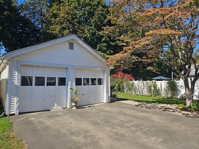 Building Photo - 27 Argyle Ave