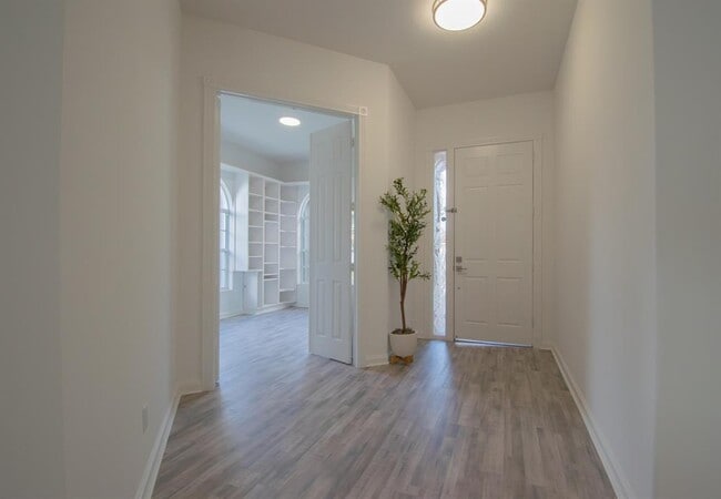 Building Photo - 7046 Fish Creek Ln