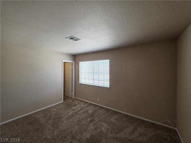 Building Photo - 1745 Mt Hood St