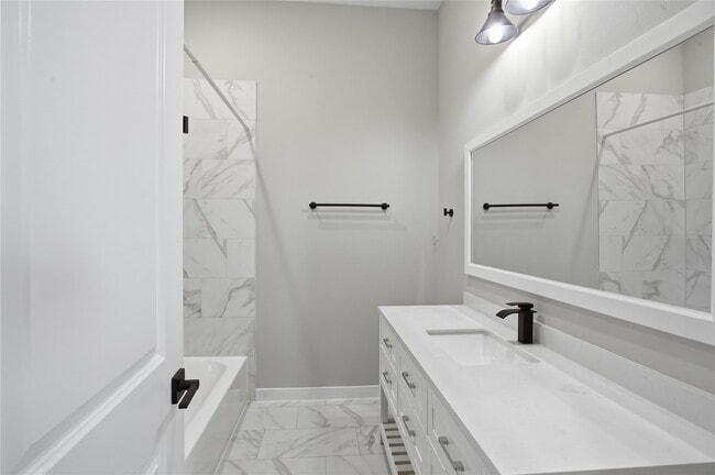 Building Photo - 6728 Parker Grv Ln