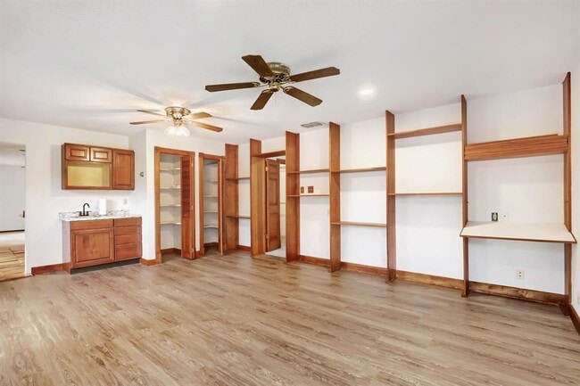 Building Photo - 16109 Awalt Dr