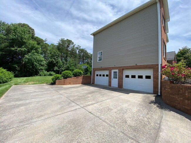 Building Photo - 5108 Ivy Trace Ct