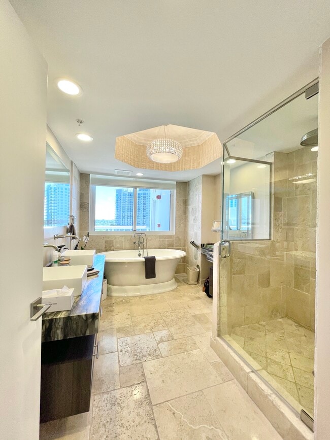 Master Bathroom - 333 Las Olas Way