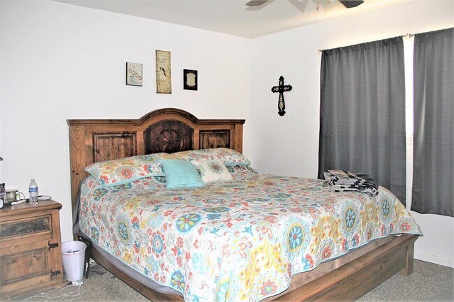 Building Photo - 1714 Linwood Dr