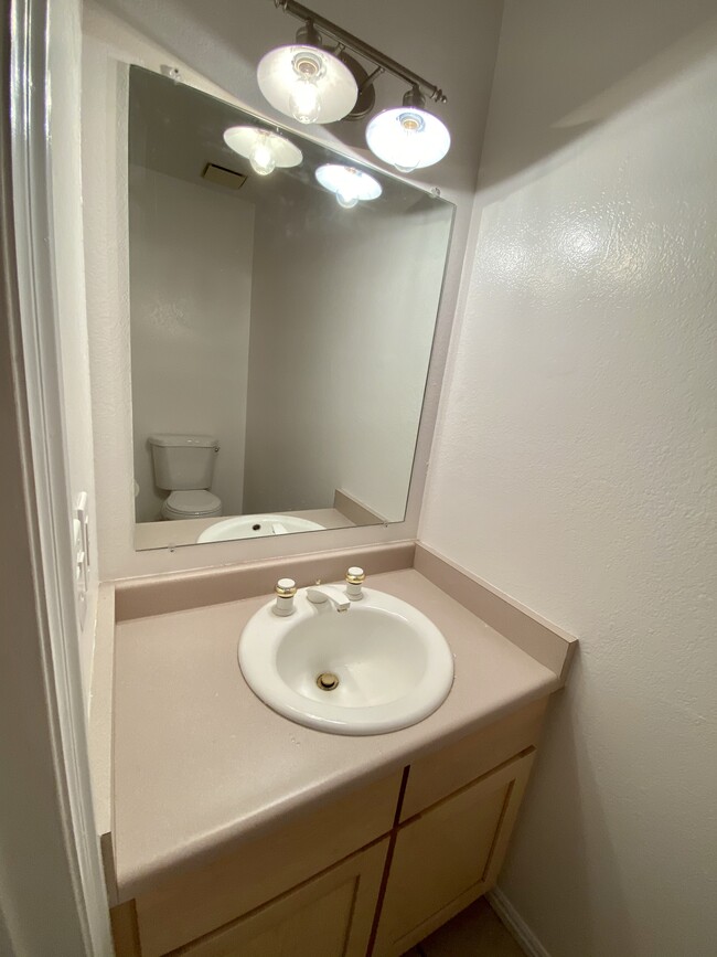 Building Photo - 6980 S Essex Court Cir