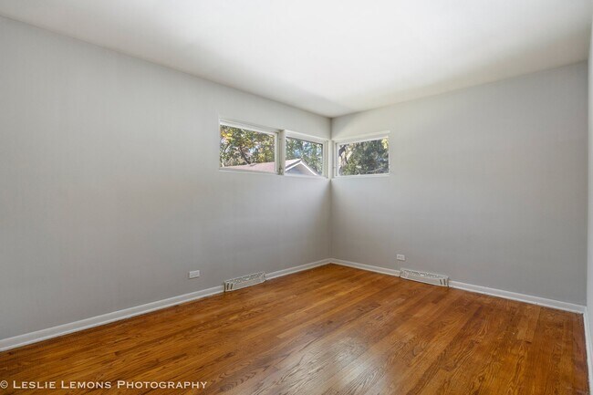 Building Photo - 59 Elmwood Dr
