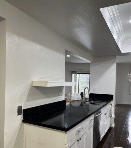 Building Photo - 4444 Wilshire Blvd