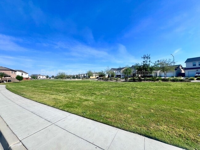 Building Photo - 2321 S Purdue Ave