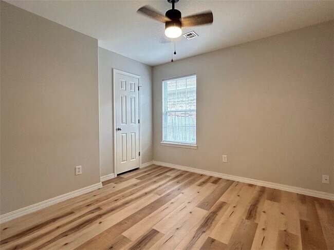 Building Photo - 12 Valley View Cir