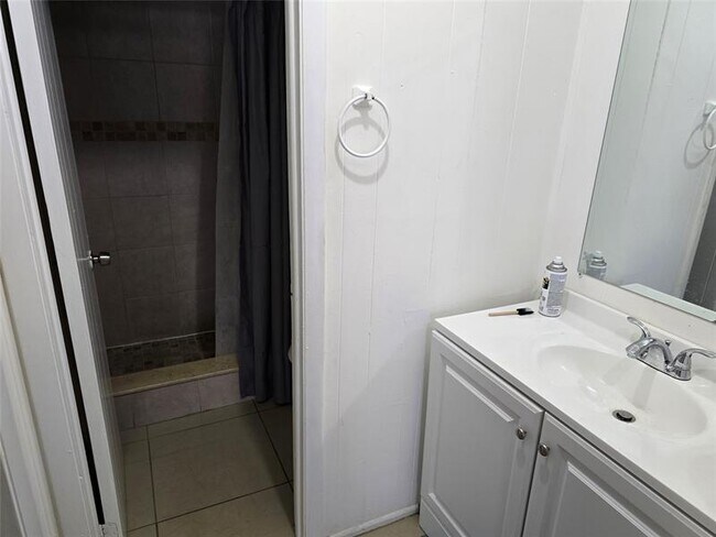 Building Photo - 433 SW 61st Terrace