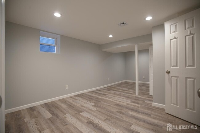 Building Photo - 545 Olive Pl