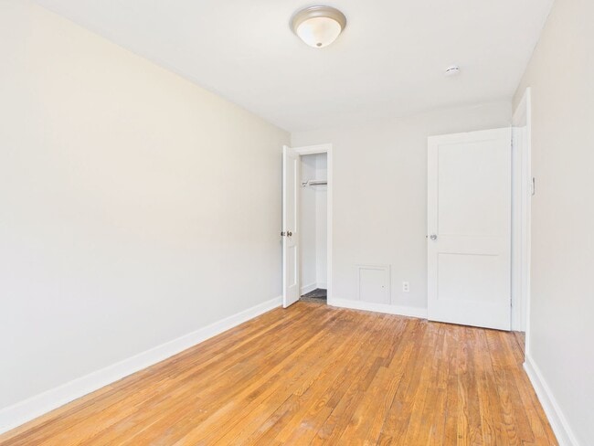 Building Photo - 3 Bedroom House in Harrisburg