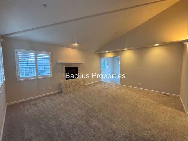 Building Photo - Wonderful Three Bedroom in Pacific Grove o...