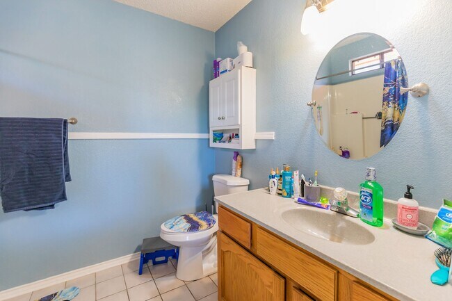 Building Photo - Beautiful 3 Bedroom/2 Bath Home