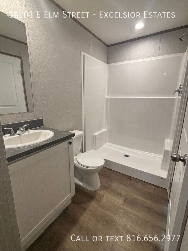 Building Photo - 16201 Elm St