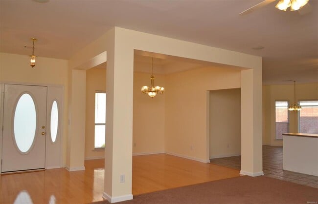 Building Photo - 6942 Heathermoore Loop